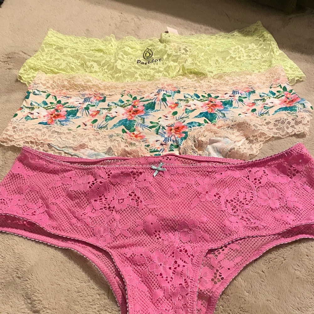 New 3 PACK Victoria’s Secret  Cheeky Lace Panties Underwear Women Sizes L